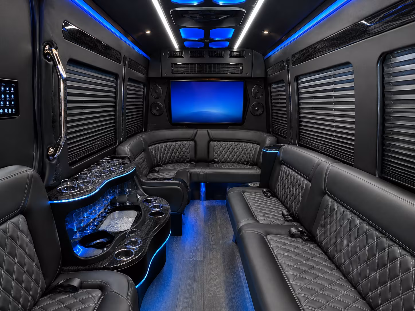 convention and conference shuttle buses from marysville to seattle