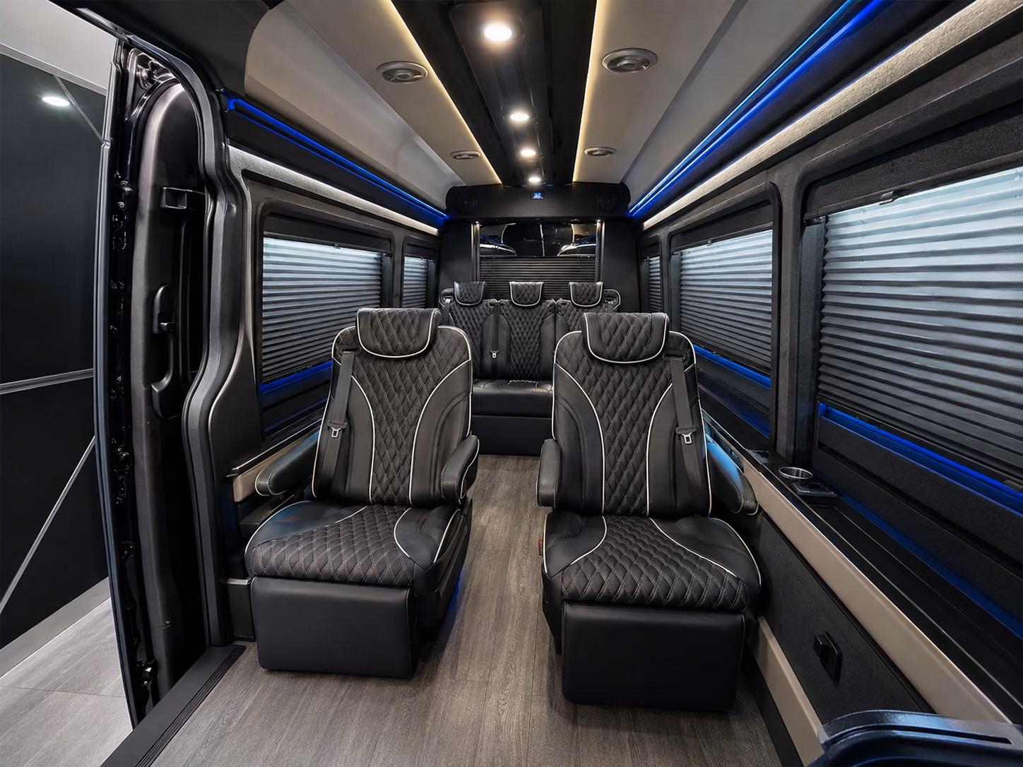 group airport shuttle buses for cruise passengers departing from seattle