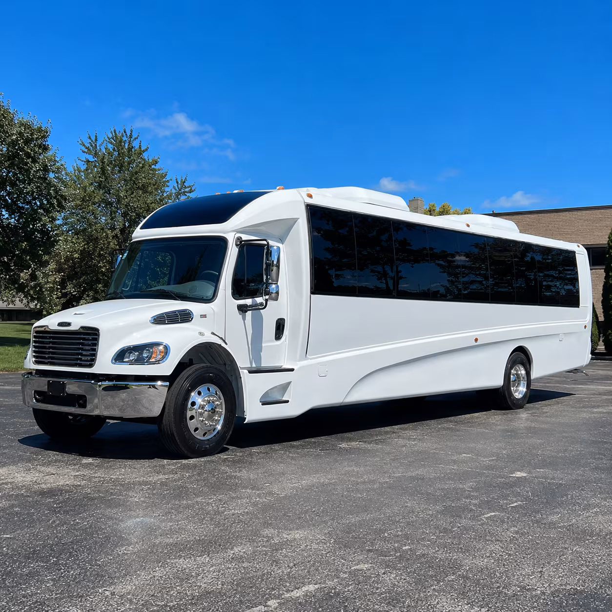 marysville 28 passenger minibus