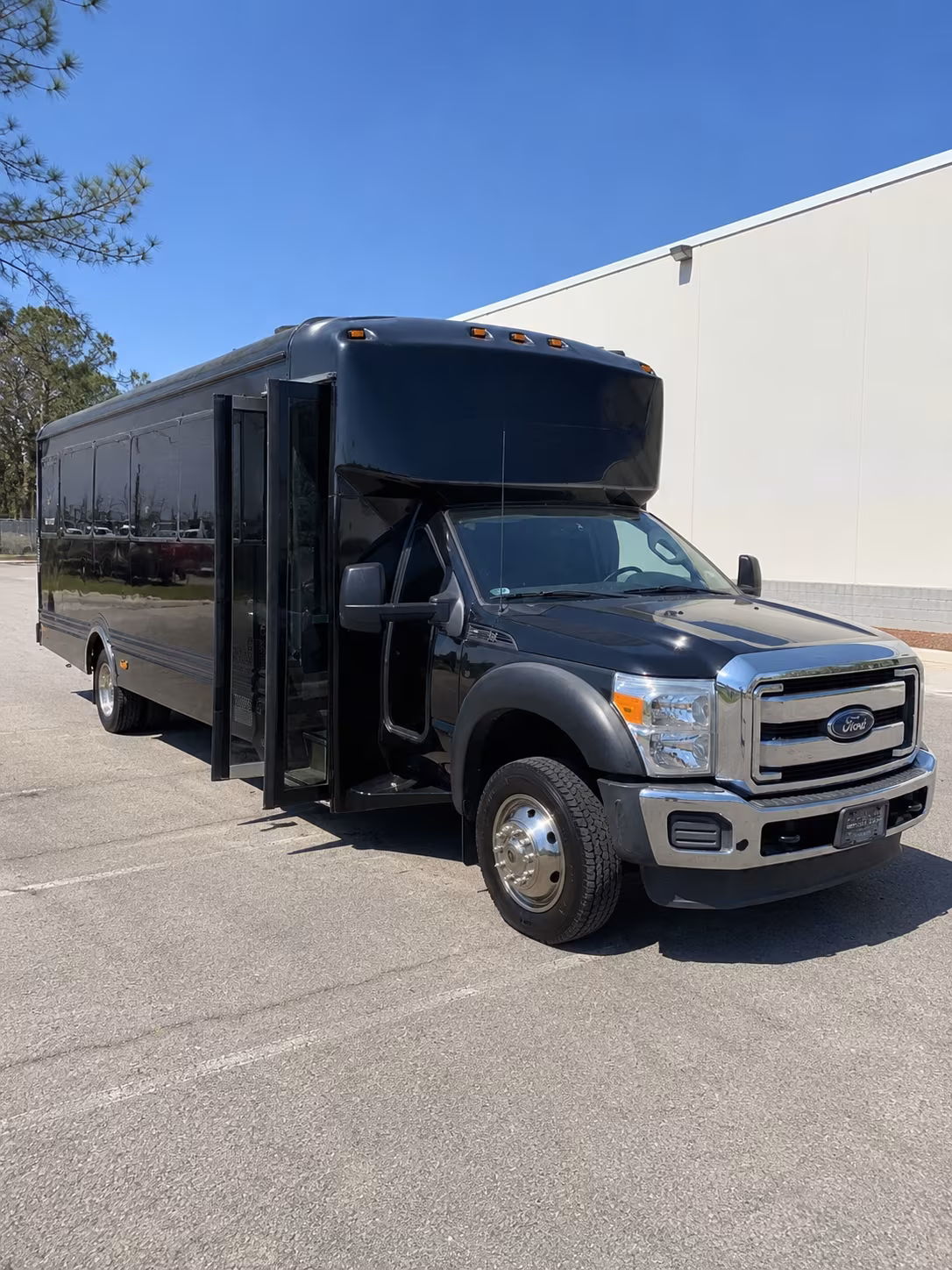 party buses for kraken games and climate pledge arena events in seattle